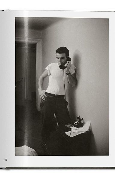 Книга Stanley Kubrick Photographs. Through a Different Lens (9783836595421) 269359 фото