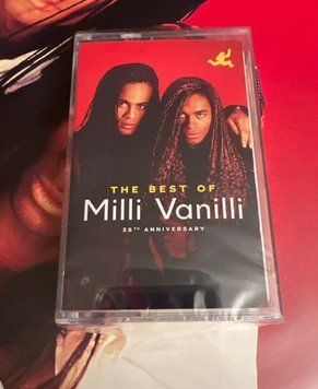 Аудіокасета Milli Vanilli - BThe Best Of Milli Vanilli (35th Anniversary) (196588416941) 196588416941 фото