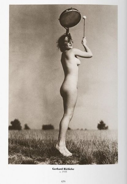 Книга 1000 Nudes. A History of Erotic Photography from 1839-1939 (9783836554466) 9783836554466 фото