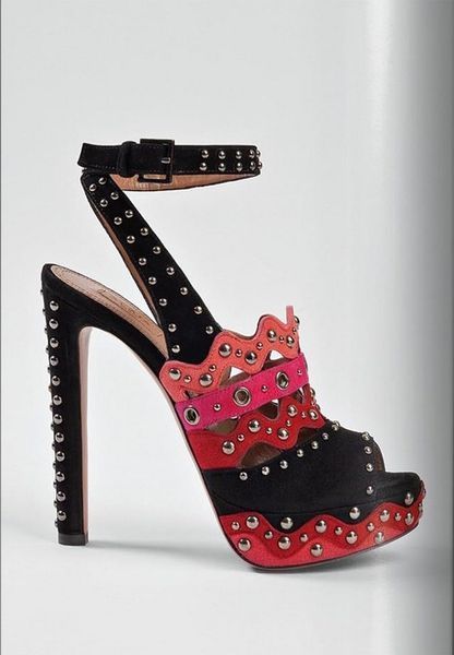 Книга Shoes A-Z. 45th Ed. (9783754404652) 9783754404652 фото